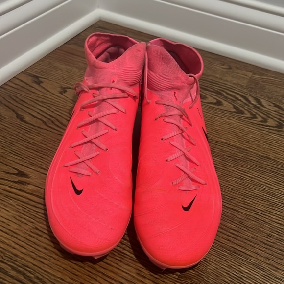 Nike Phantom Luna Soccer Cleats - Picture 3 of 6